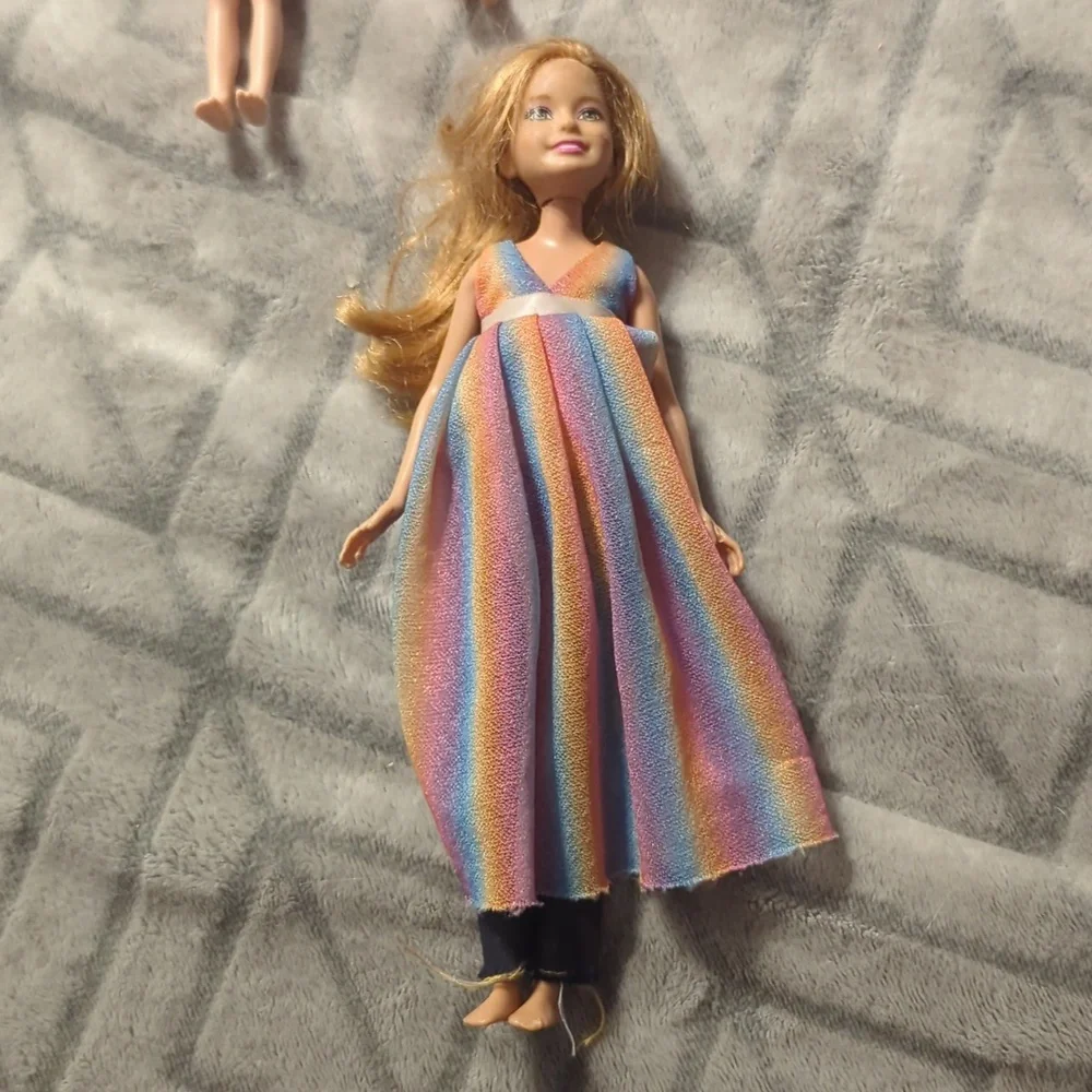 5 Mattel Barbie Chelsea, Stacie‎ dolls and accessories